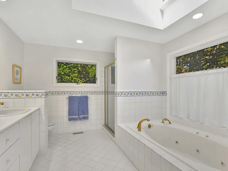 74 N Woods Ln — Photo 15