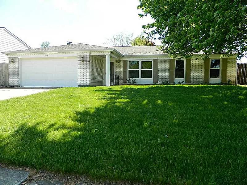 2728 Seymour Ln photo 1