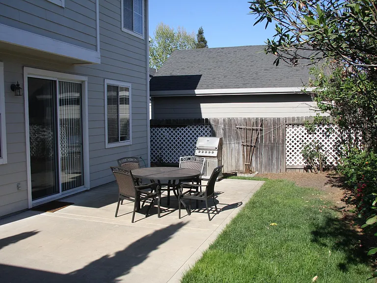 1927 Mount Ave — Photo 15