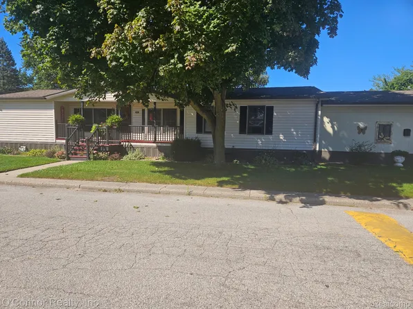 3333 Ravenswood Rd Lot 52, Marysville, MI 48040
