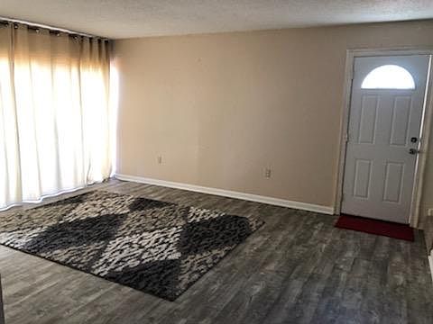 5th image of 1822 Fox Run Dr