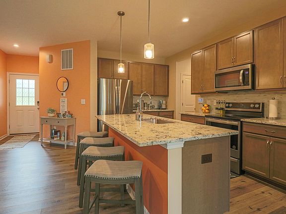 5th image of 652 Morven Park Dr #5D