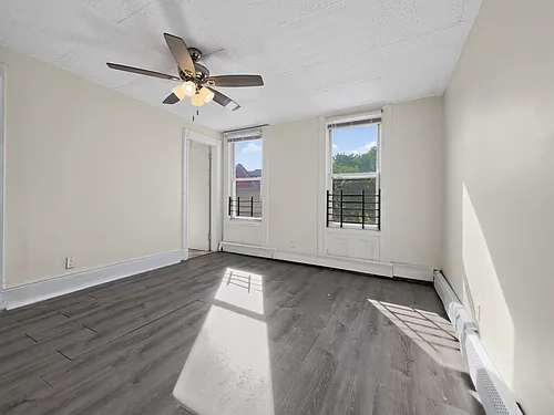 492 W Side Ave #2L Photo 1