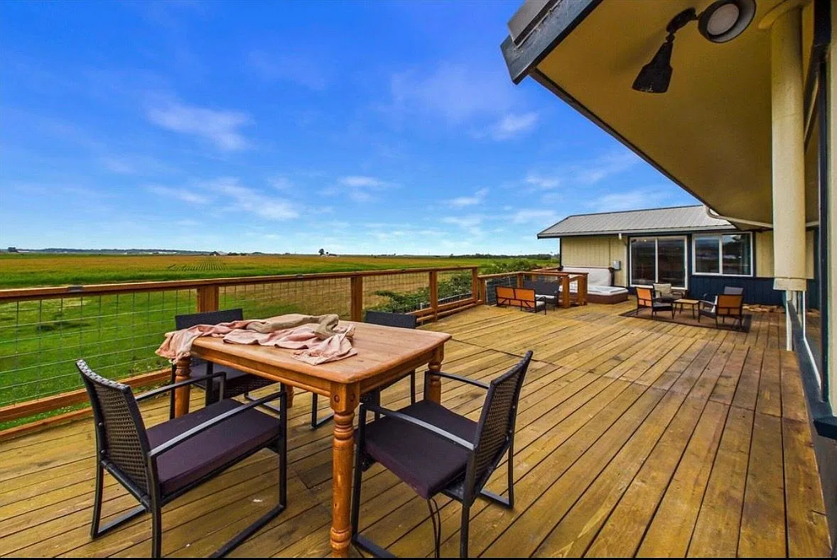 4 bed, 2.5 bath, 2624 sqft, $3,200 — Photo 1