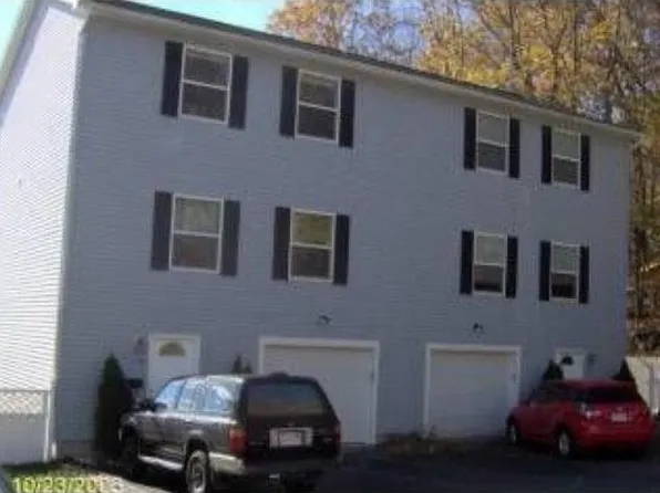 25 Ellsmere St, Worcester, MA 01604