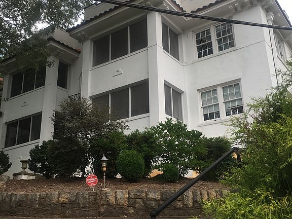 72 West End Blvd