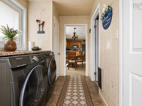3rd image of 80 Livingstone Rd