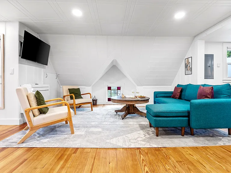 2 Sargent St #3 — Photo 30