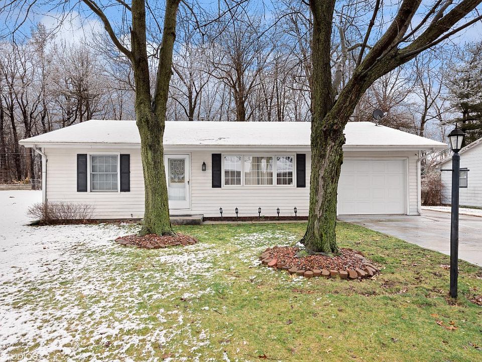 1st image of 614 Longwood Dr