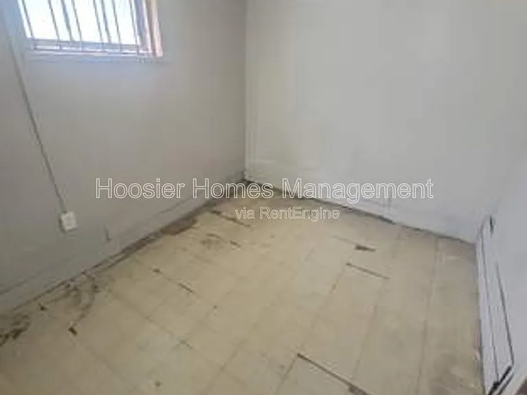 1451 W 34th St — Photo 16