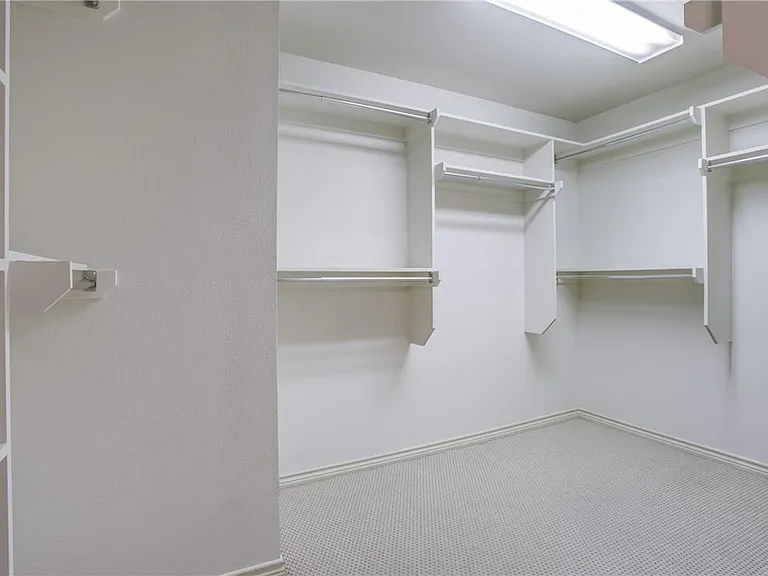 2415 Stutz Dr #D — Photo 15