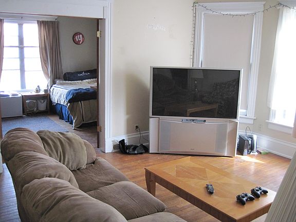 4th image of 2611 N Maryland Ave