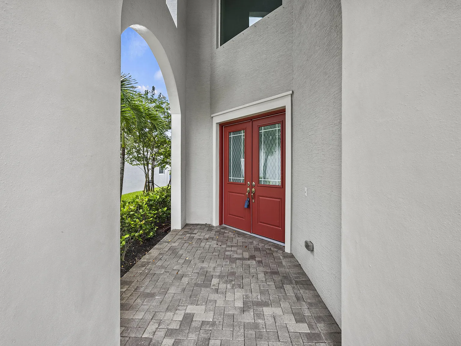 5 bed, 4.0 bath, 3330 sqft, $4,500 — Photo 4