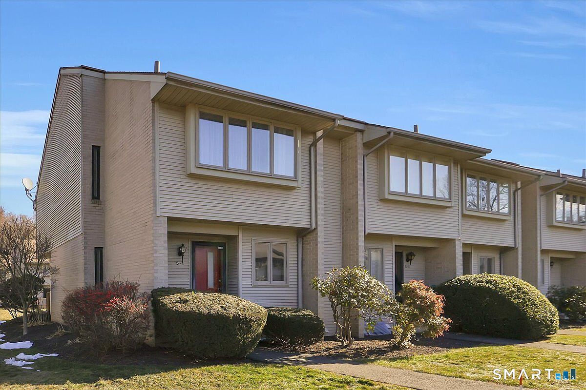 827 Oronoke Road APT 5-1, Waterbury, CT 06708 | Zillow