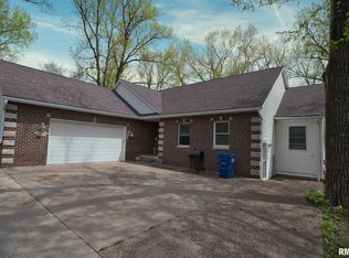 4410 Ricker Hill Rd, Davenport, IA 52802