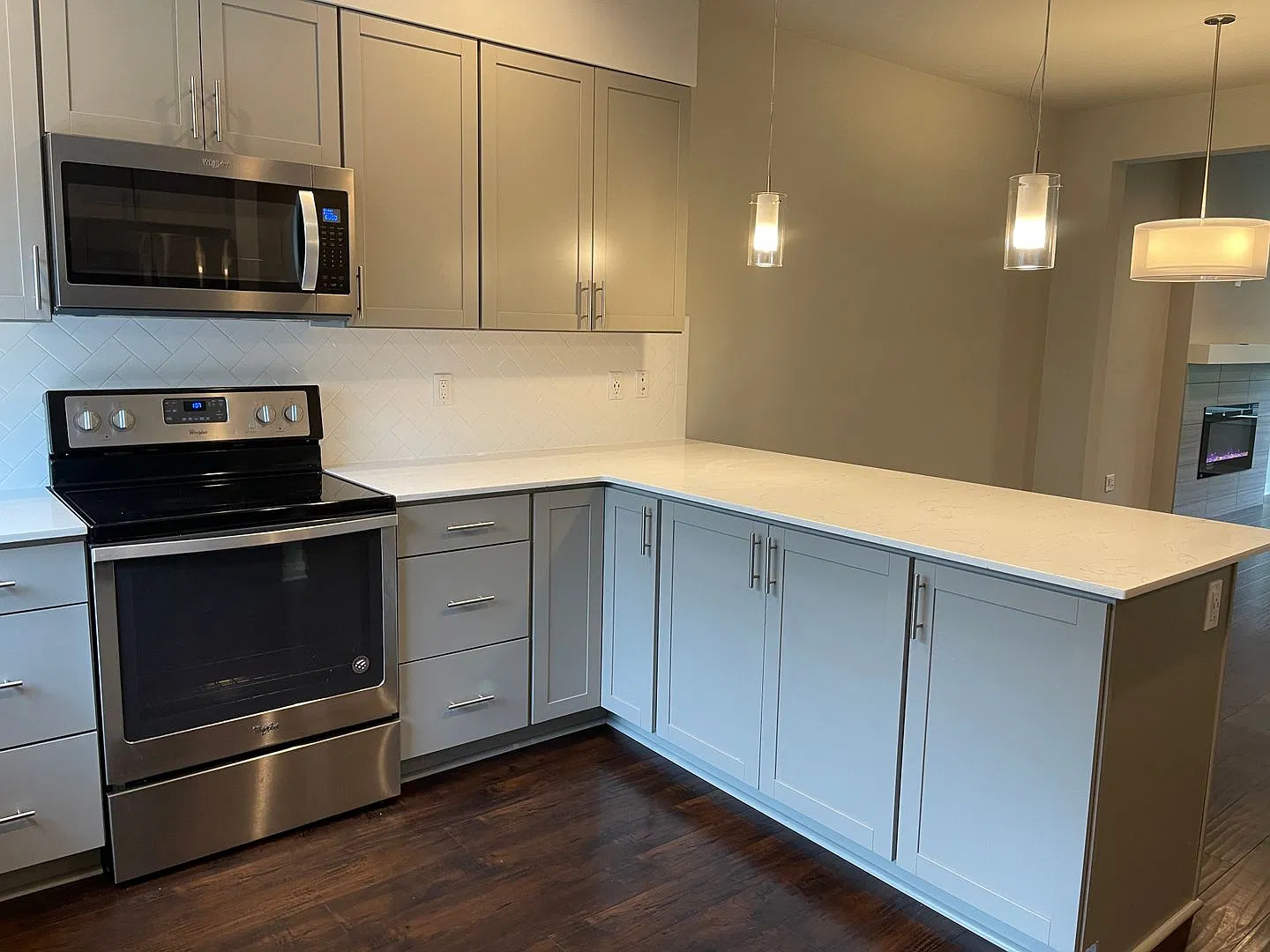 Gorgeous Row House in Edmonds! — Photo 1