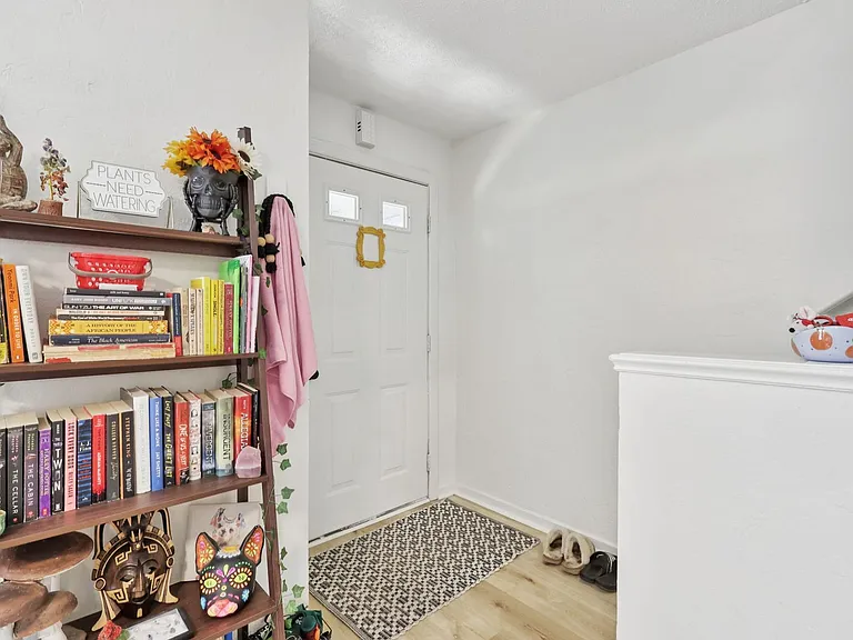 Charming 1, 2, and 3-Bedroom Townhomes in a Quiet Pittsburgh Neighborhood — Photo 92