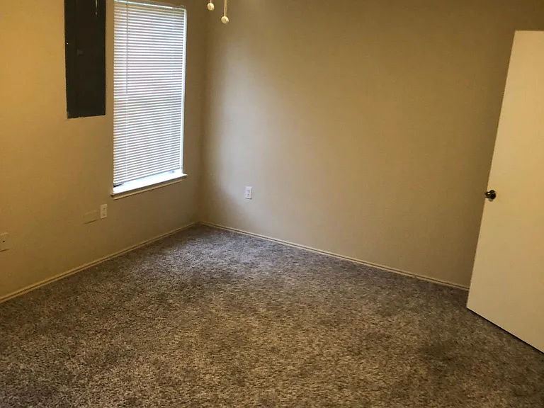 1416 Forest Valley Dr — Photo 15
