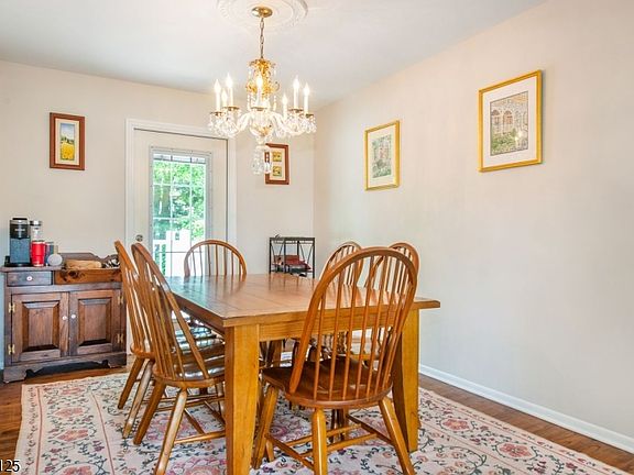 4th image of 14 Villa Rd