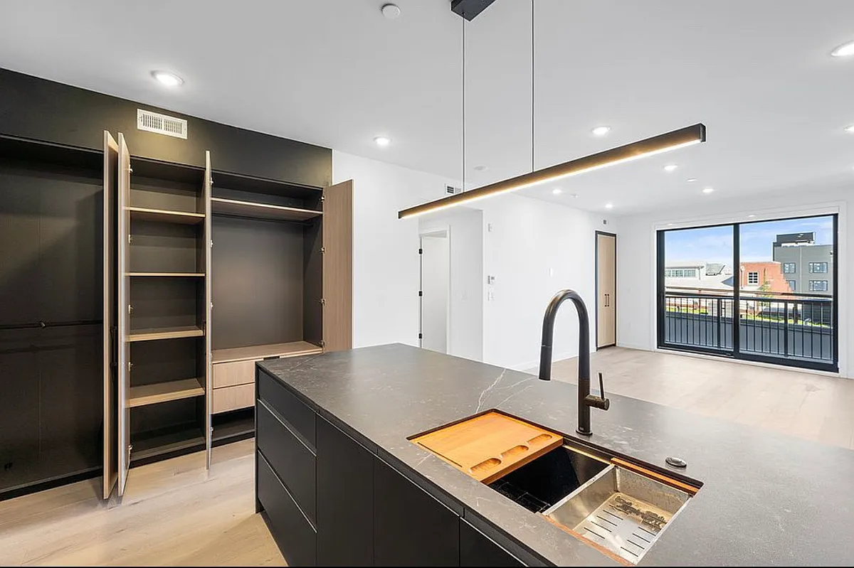 Building Photo - 815 N 3rd St #2O7