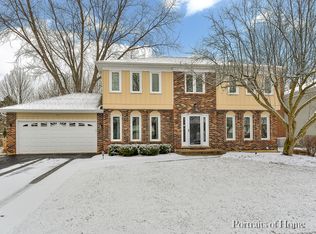 2036 Canterbury Pl, Wheaton, IL 60189