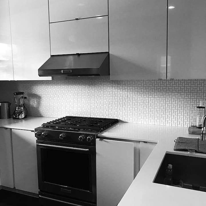 1st image of 1305 W Thorndale Ave #32