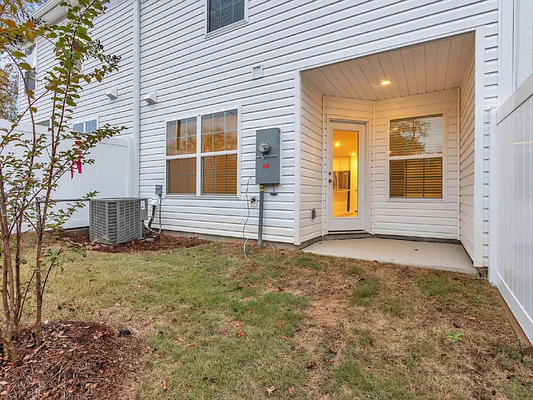 808 Harper St — Photo 26