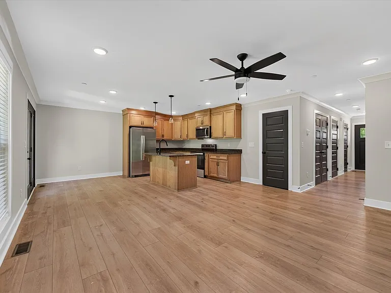 1088 Old Clarksville Pike #B — Photo 11