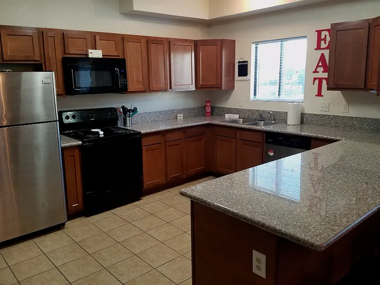 1409 E Lee St #1 — Photo 2