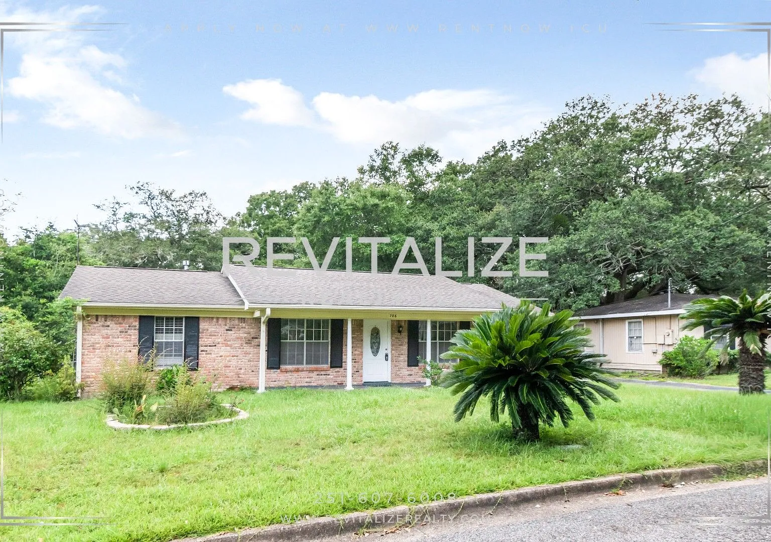 Charming, Spacious, 3BR/2BA Brick Home Mobile, AL — Photo 3