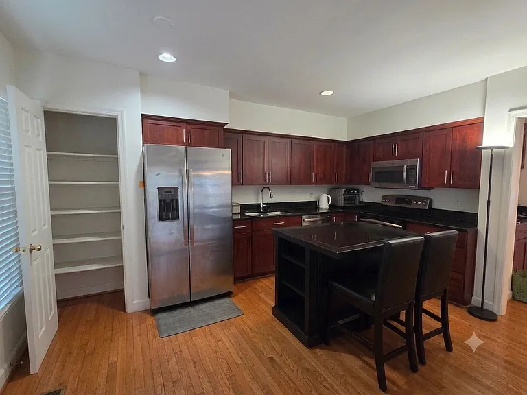 1443 Hampton Hill Cir — Photo 2