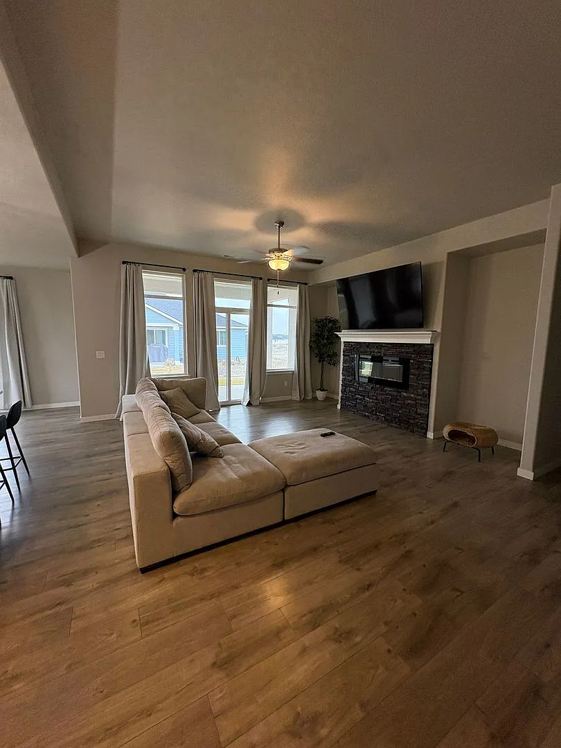 New Build Home for Rent in Ephrata — Photo 2