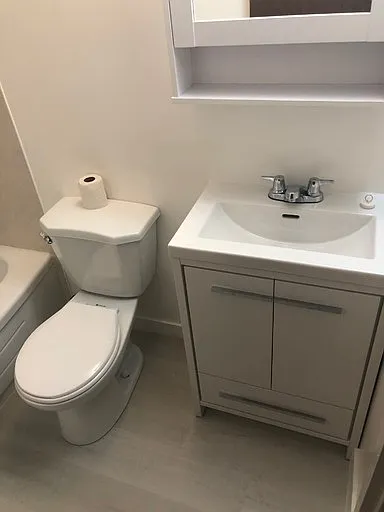 Studio, 1.0 bath, 338 sqft, $900 — Photo 4