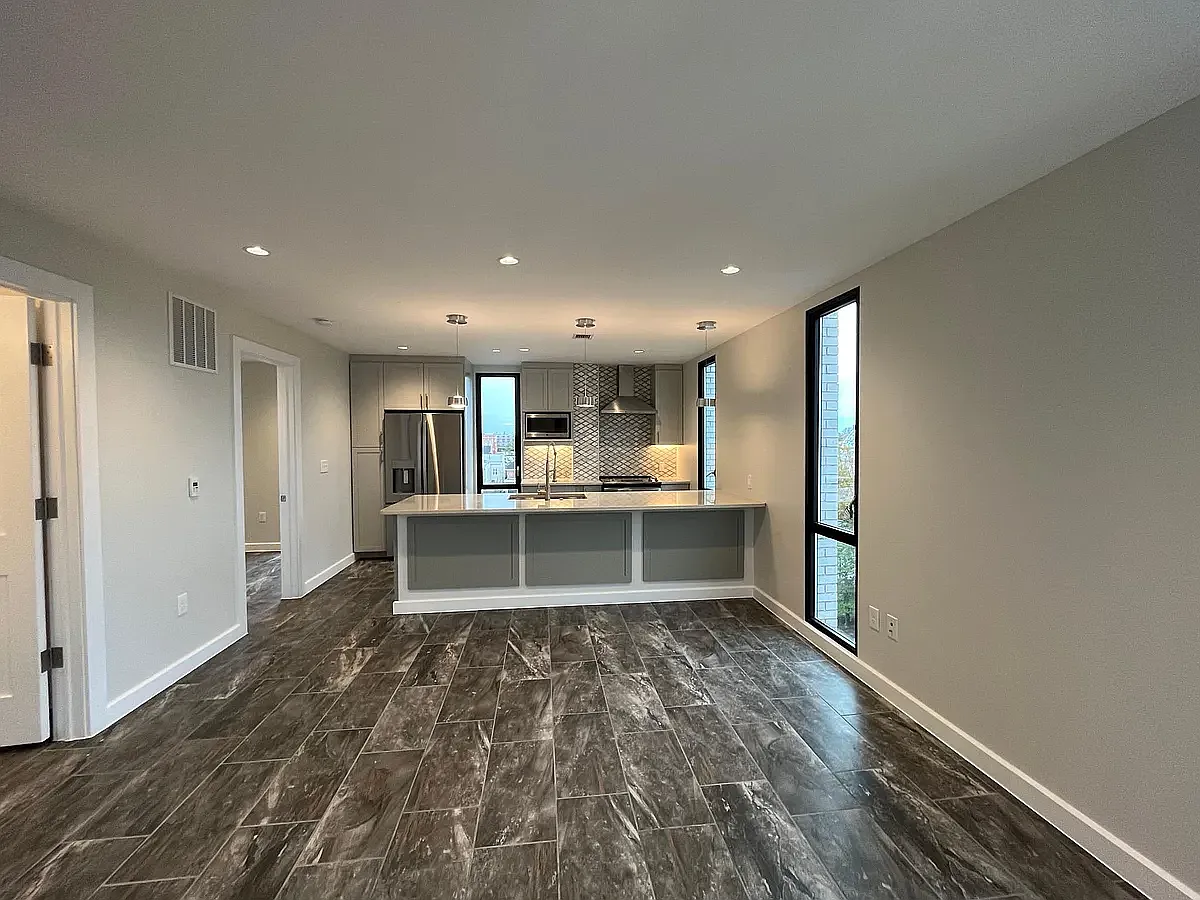 Duke Grace Apartments — Photo 2