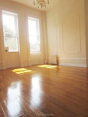 Rented by City Connections Realty | media 8