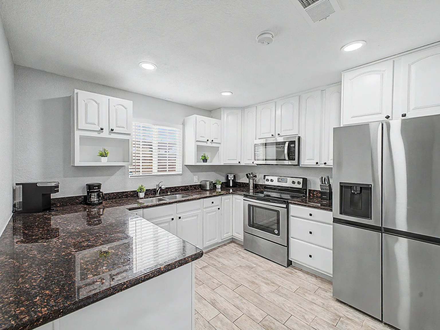 4 bed, 2.0 bath, 1522 sqft, $1,001 — Photo 4