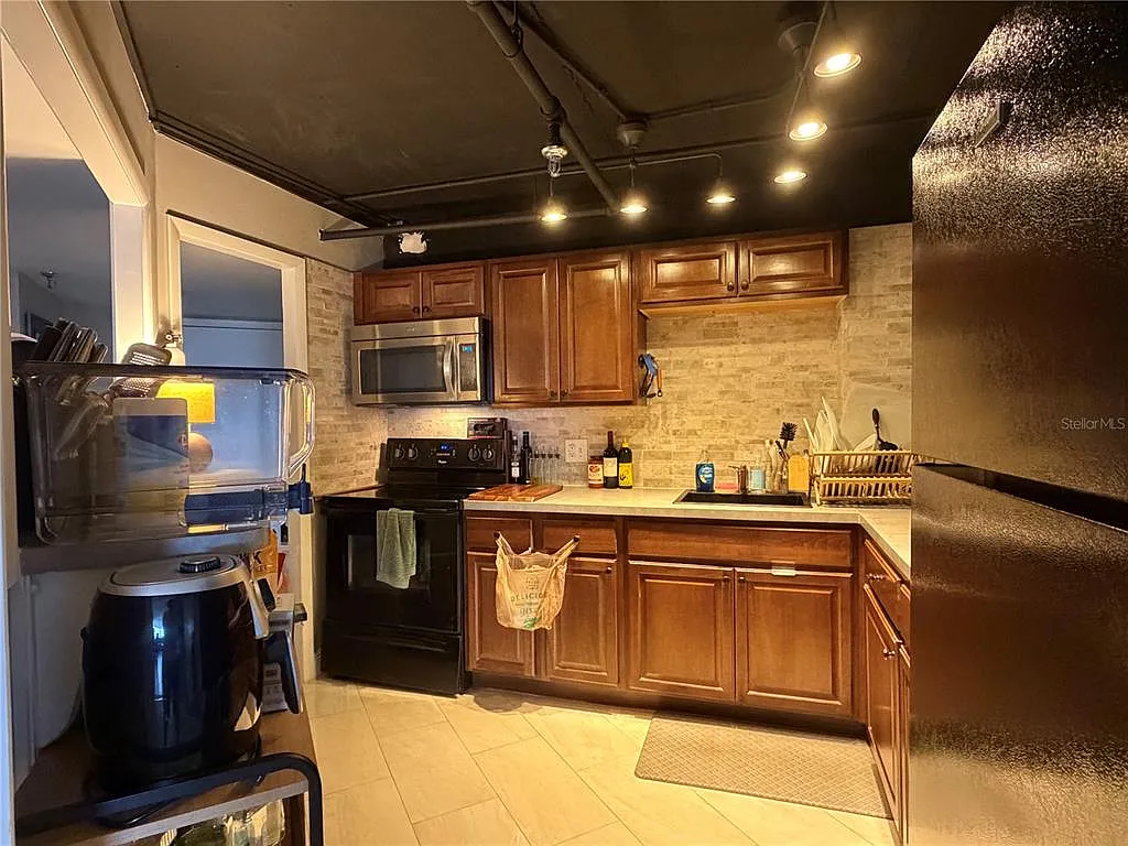 2 bed, 2.0 bath, 1250 sqft, $2,495 — Photo 3