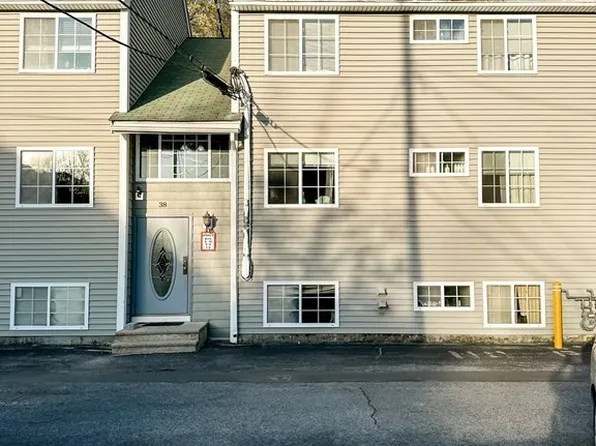 38 Walker St APT 5, Lowell, MA 01854