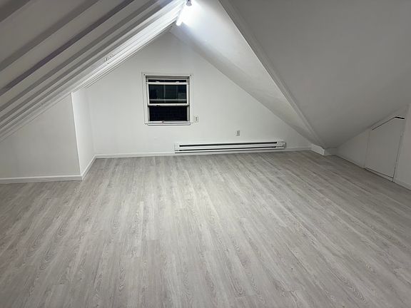 5th image of 2438 Throop Ave #3
