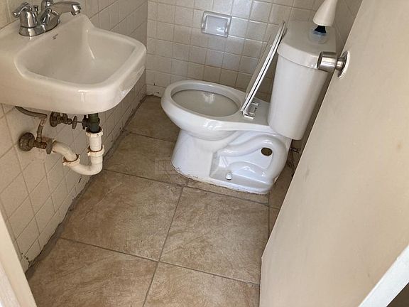 4th image of 2300 Wales Cir #2f5a7e26c