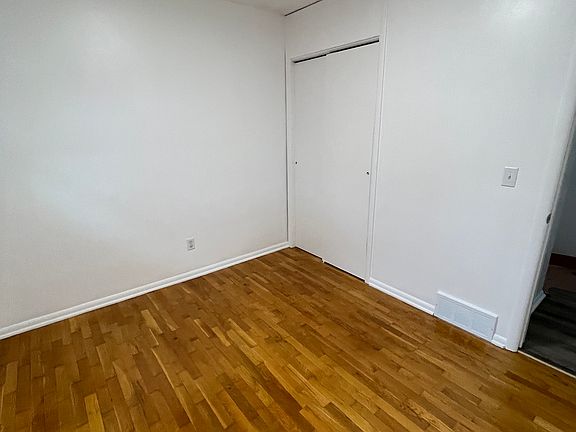 5th image of 7117 Balfour Dr