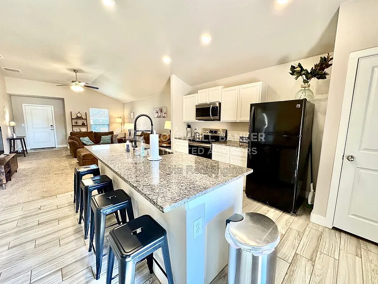3108 Urbana Ave — Photo 8