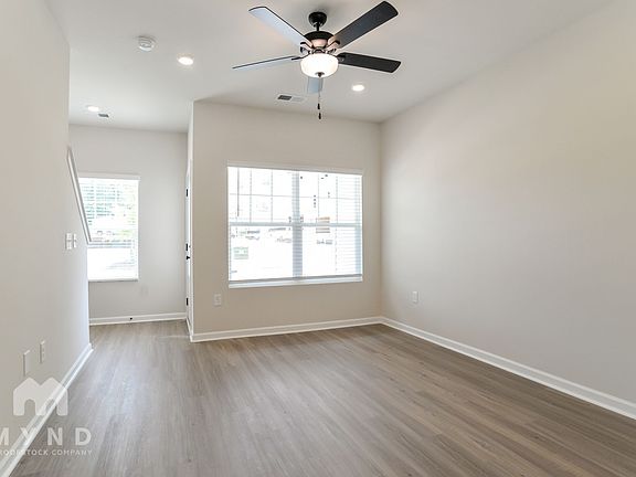 5th image of 1326 Principal Featherstone Ave