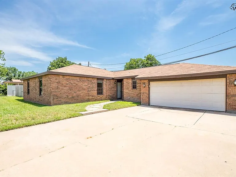 3035 Abbott Ave — Photo 2
