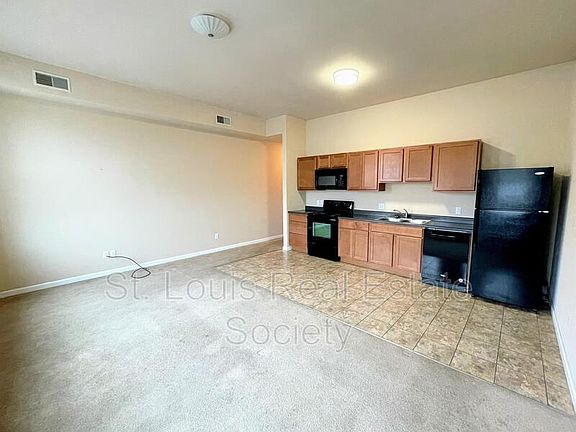 3rd image of 7413 S Broadway #C
