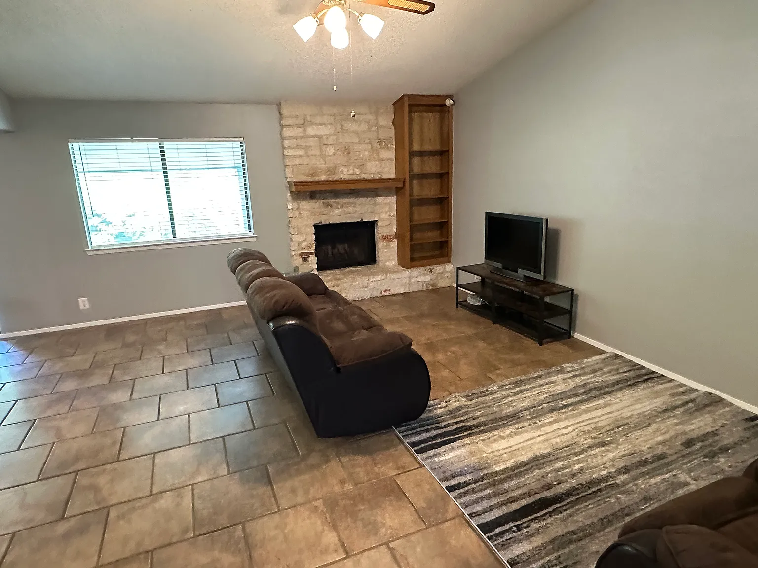 3 bed, 1770 sqft, $1,645 — Photo 1