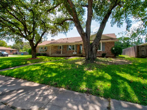 1008 Crestview Dr, Kaufman, TX 75142