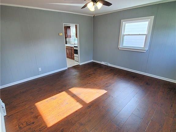 4th image of 13509 Carrington Ave