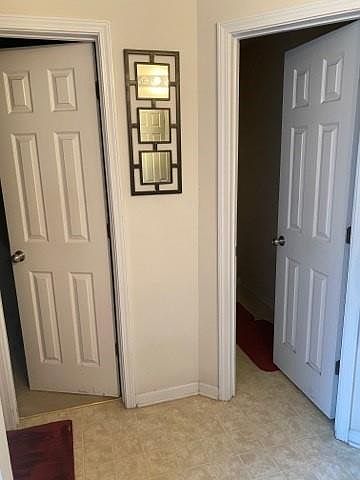 2nd image of 5550 Waverly Park
