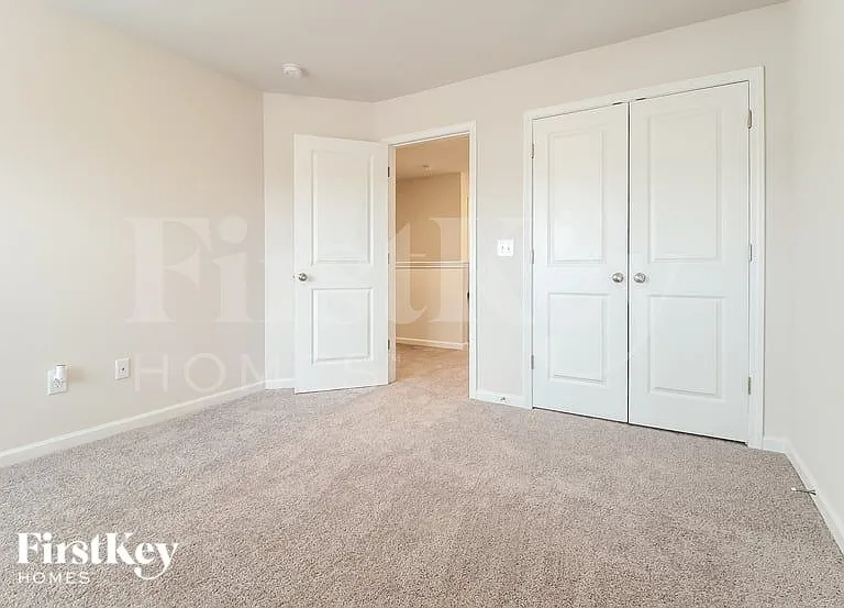 312 Ashborne Ln — Photo 11